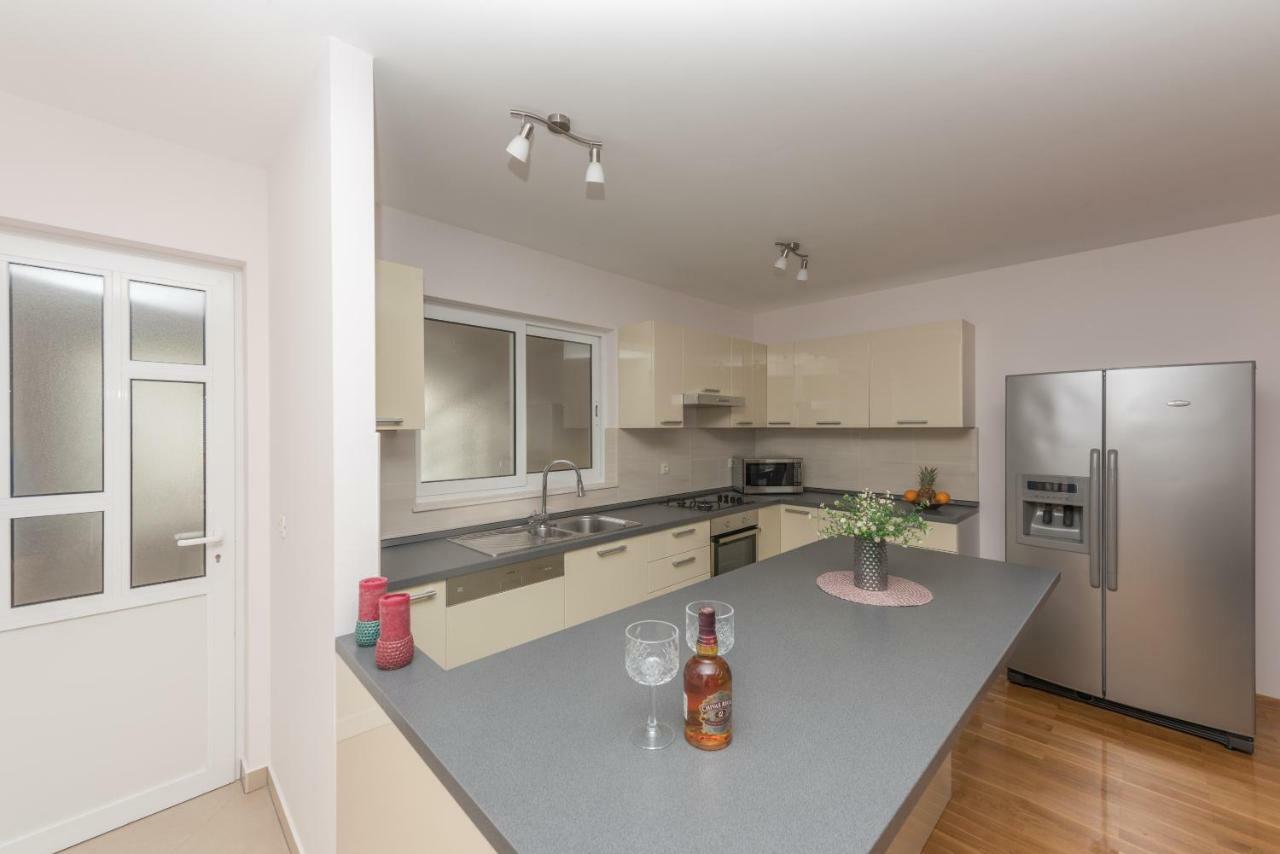 Apartments Naja Makarska Luaran gambar